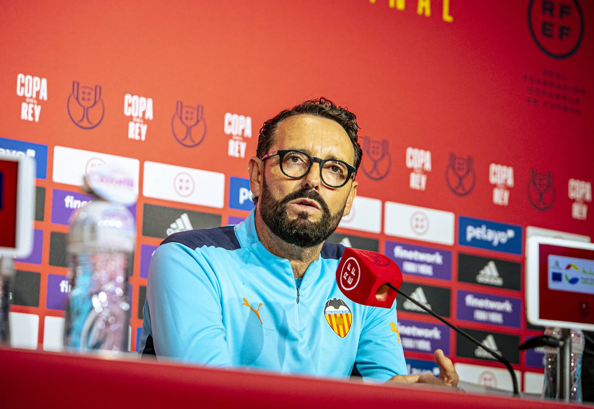 www.valenciacf.com