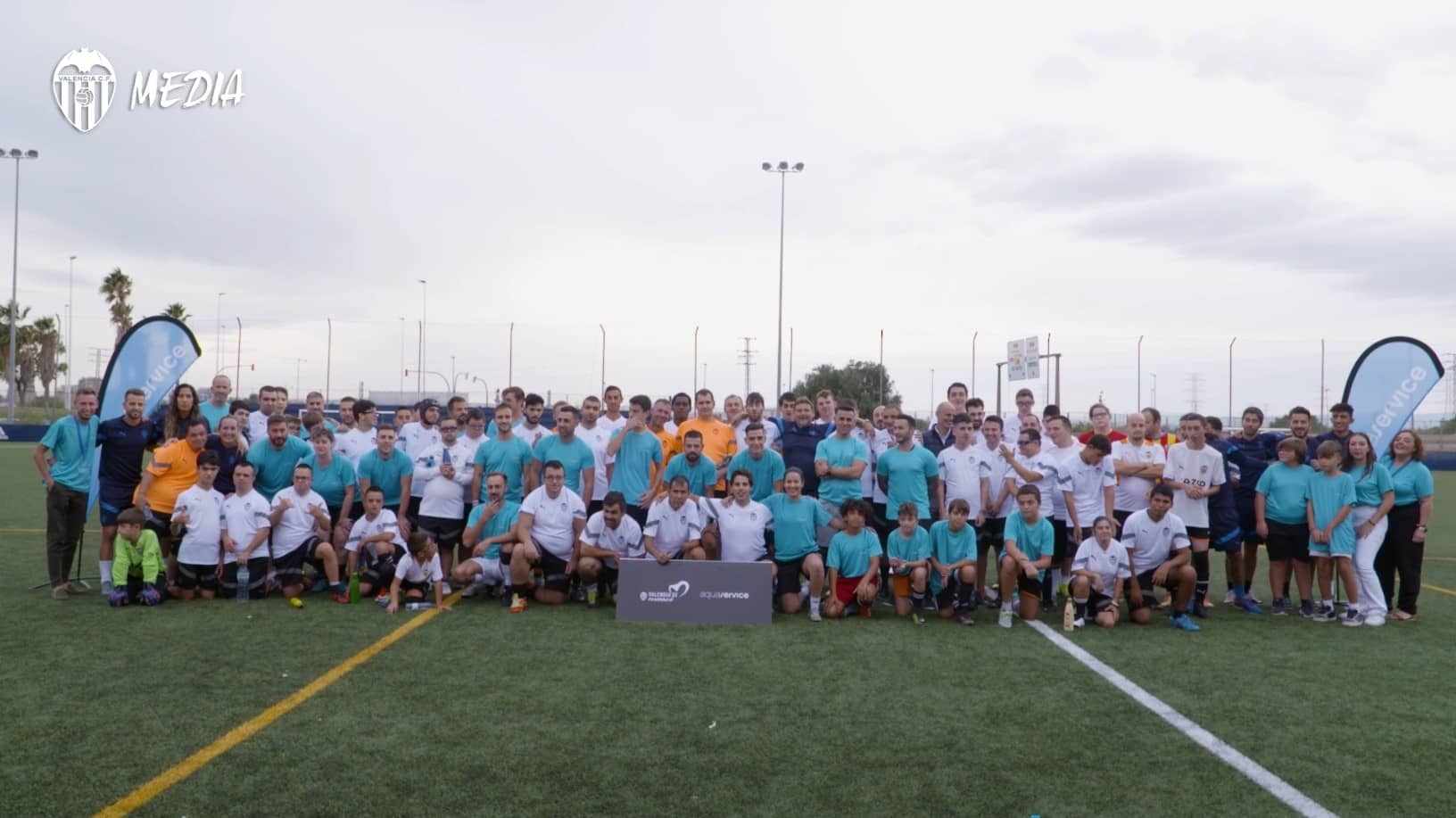 El VCF Inclusivo y Aquaservice, entrenamiento en equipo - Valencia CF