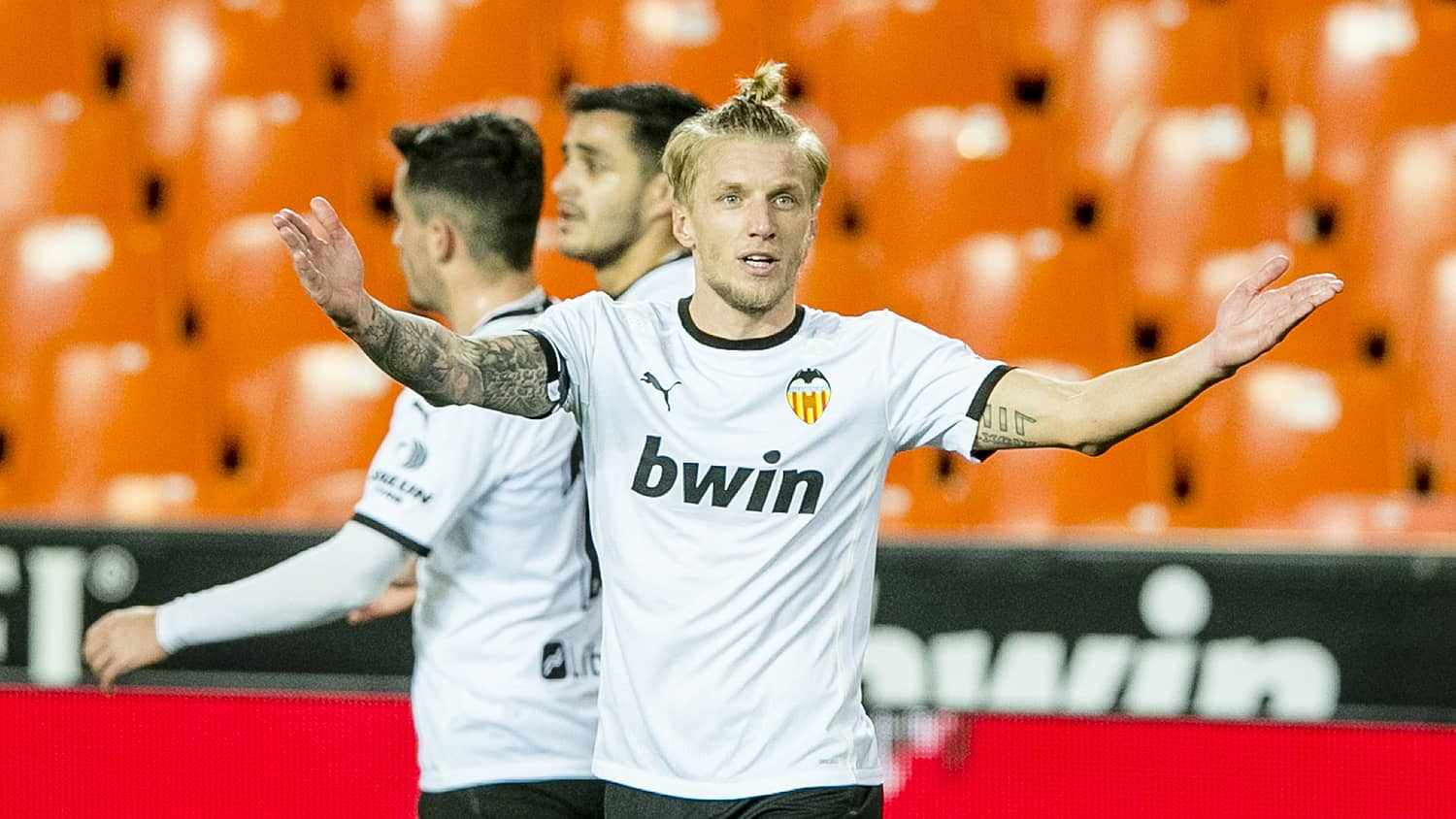 Wass and Guedes in LaLiga Fantasy Best XI - Valencia CF