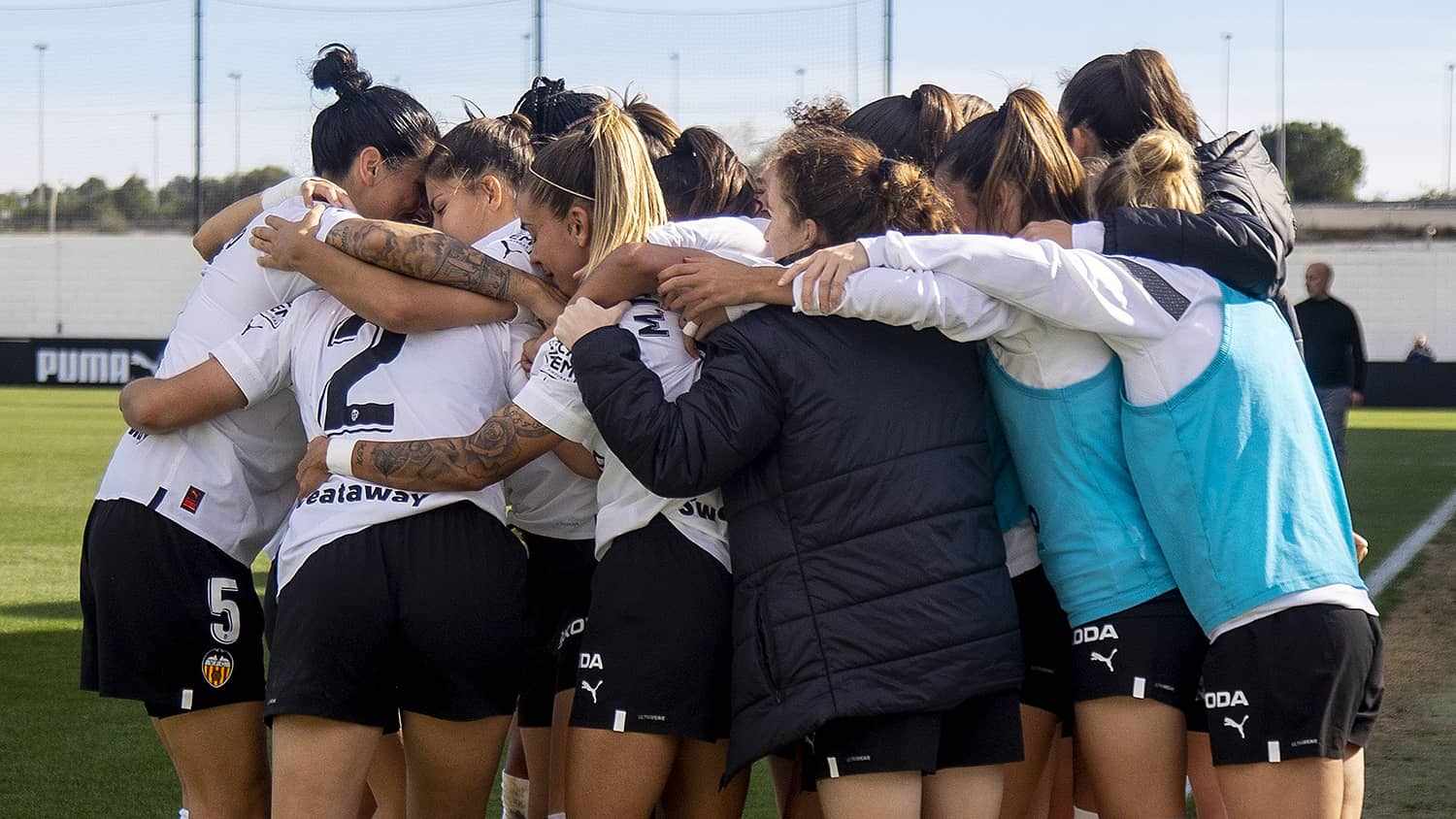 El Valencia CF Femenino se mide al FC Barcelona en el Puchades ...
