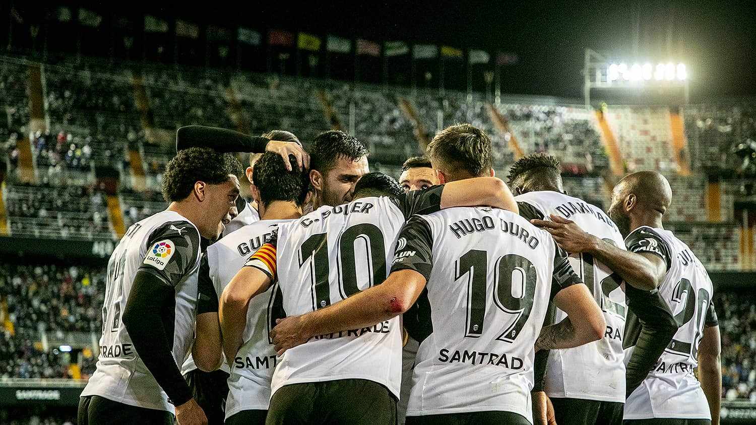CRÓNICA | El Valencia CF lucha hasta el final ante el Elche CF y suma ...