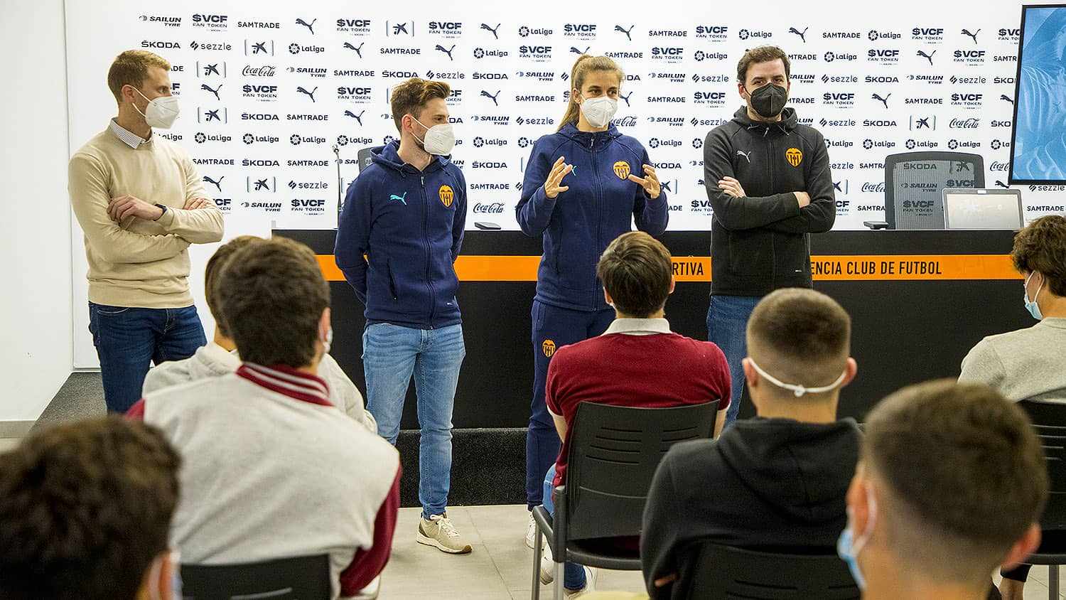 La Academia VCF continúa su proceso formativo de futbolistas paralelo a ...