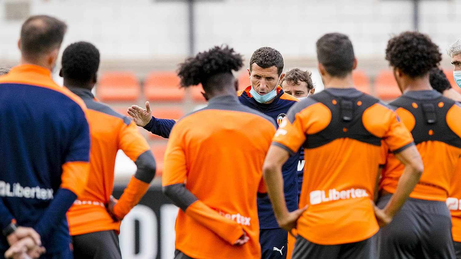 El Valencia CF prepara con mucha intensidad el partido en Elche ...