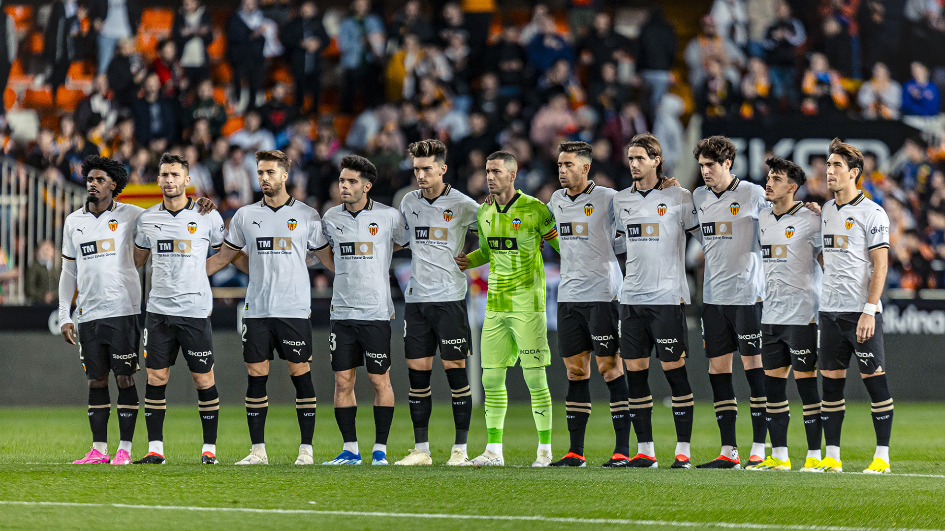 El Valencia CF es el club, de entre las 5 grandes ligas, que más jugadores  NACIONALES sub-23 utiliza en sus XI iniciales - Valencia CF