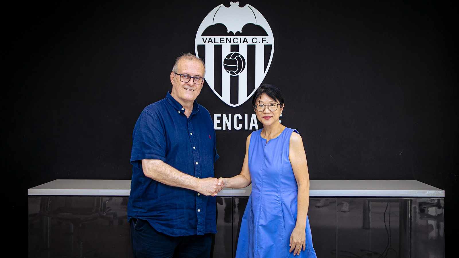 El Valencia CF renueva su acuerdo de colaboración con la Agrupació de ...