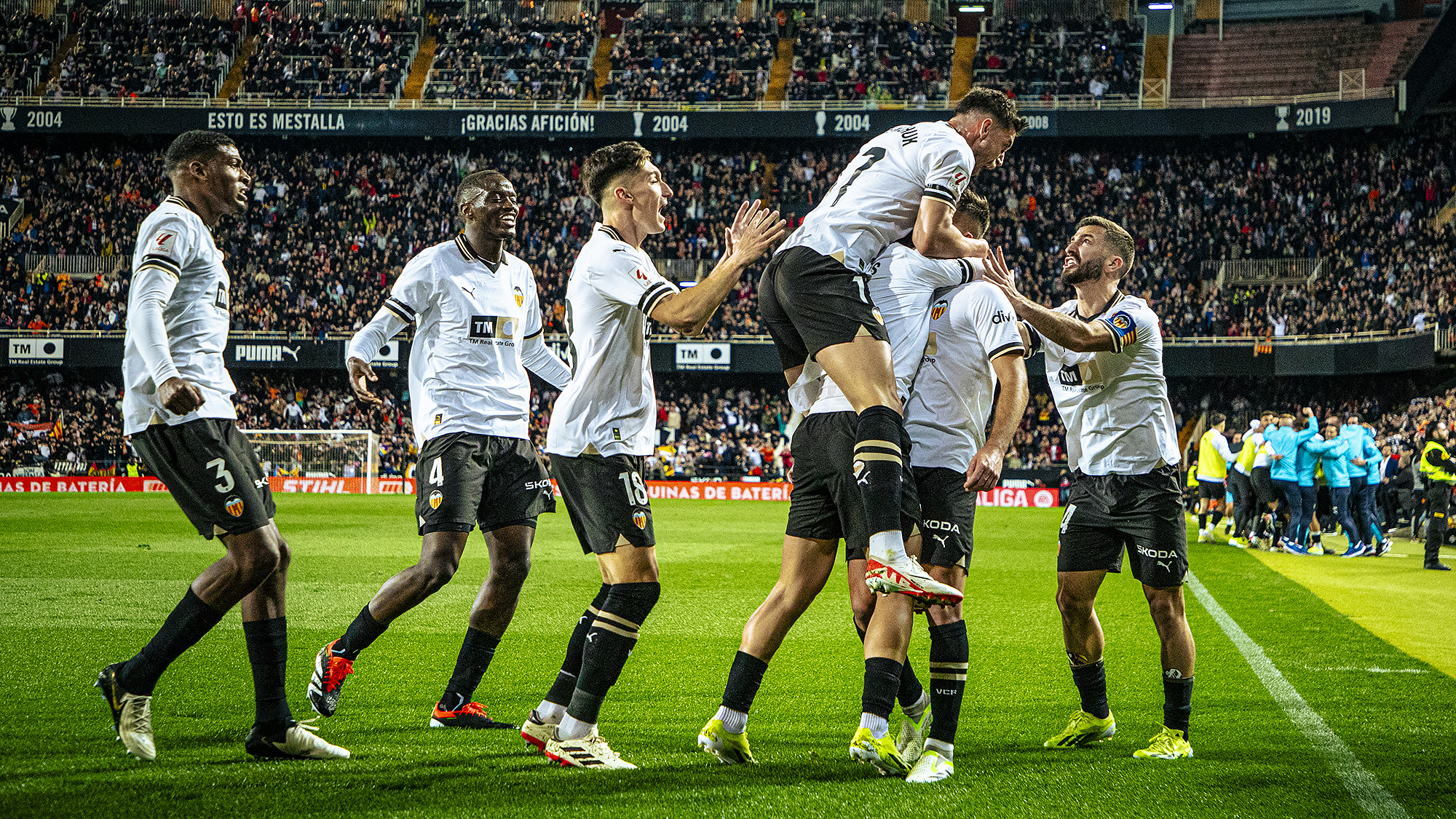 CRÓNICA Empate entre el Valencia CF y el Real Madrid (22) Valencia CF