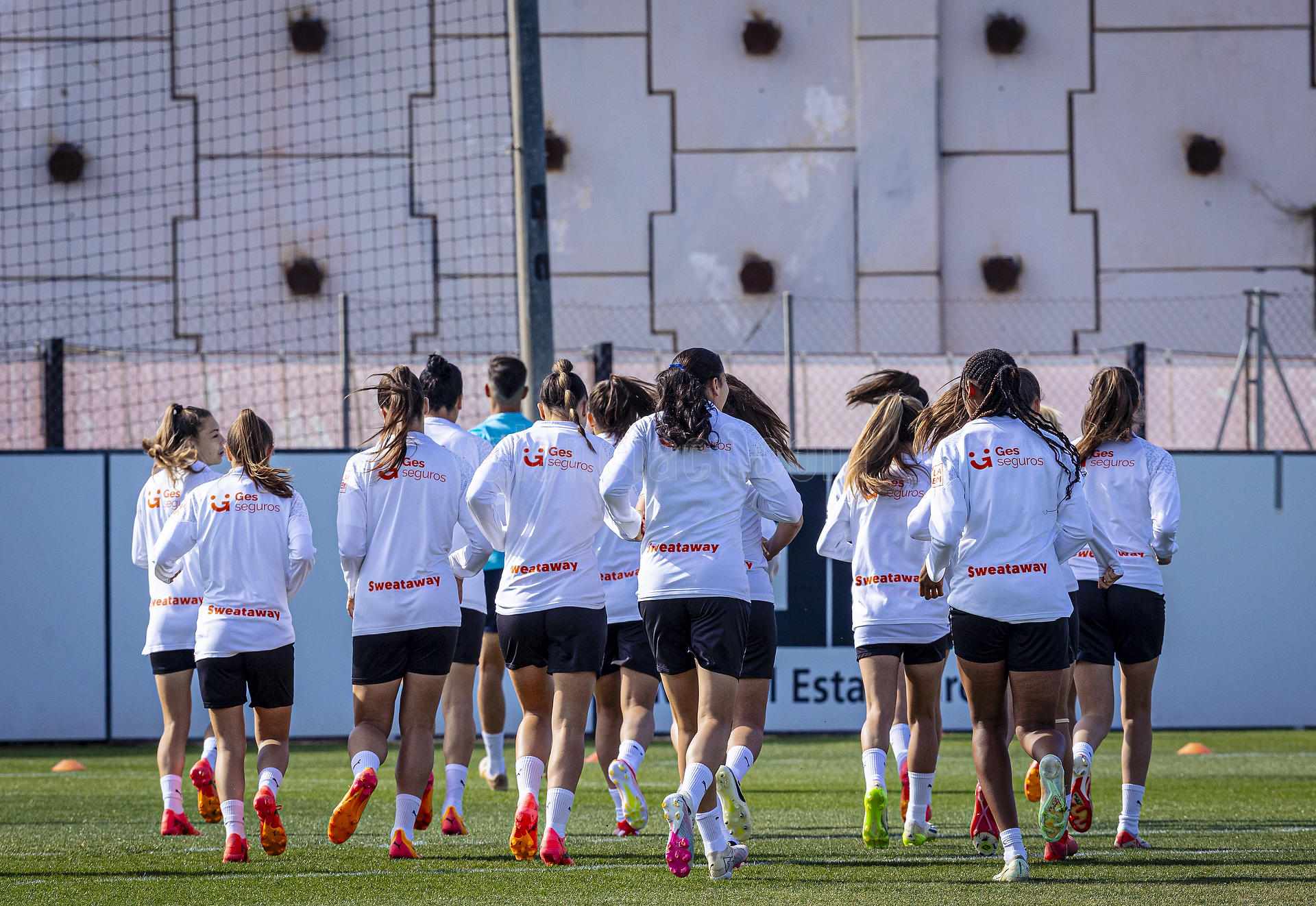 LAS MEJORES IMÁGENES DEL ENTRENAMIENTO DEL VALENCIA CF FEMENINO (25/04 ...