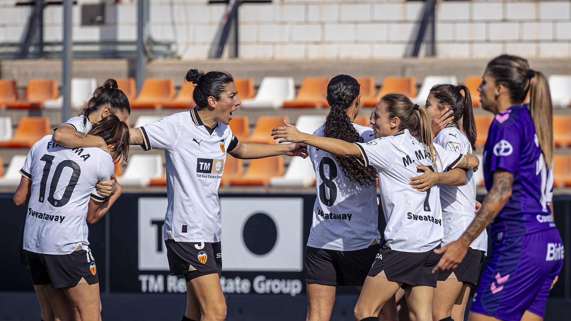 PREVIA LIGA F · El Valencia CF Femenino recibe al FC Barcelona en el ...