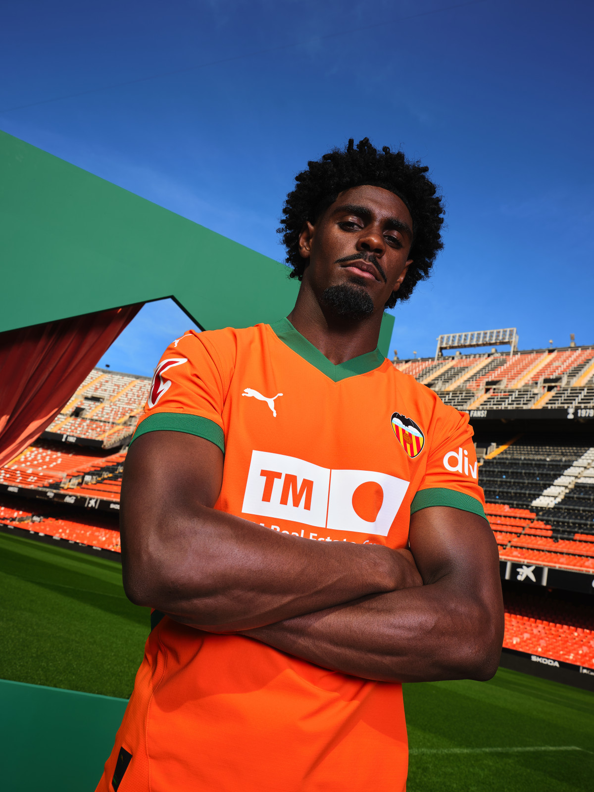 VALENCIA CF AND PUMA PRESENT THE THIRD KIT FOR THE 2024 25 SEASON A TRIBUTE TO THE ORANGE AND GREEN OF 1974 75 SEASON ON ITS 50TH ANNIVERSARY Valencia CF