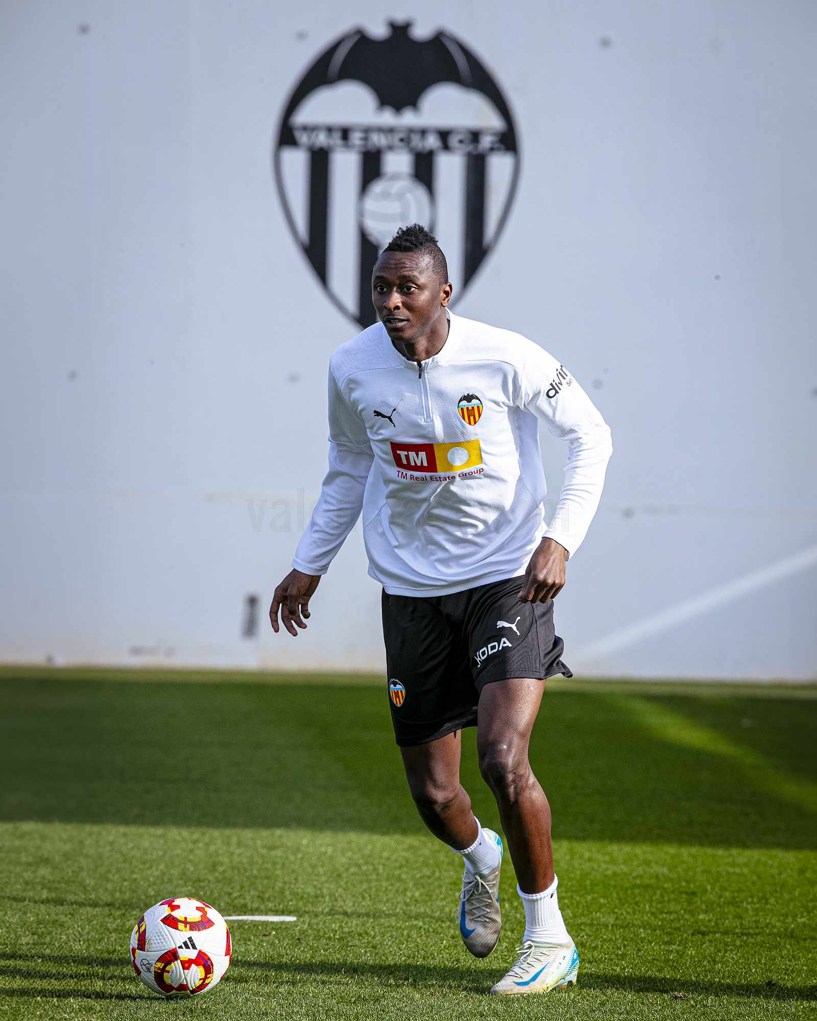 PRIMER ENTRENAMENT DE SADIQ - Valencia CF
