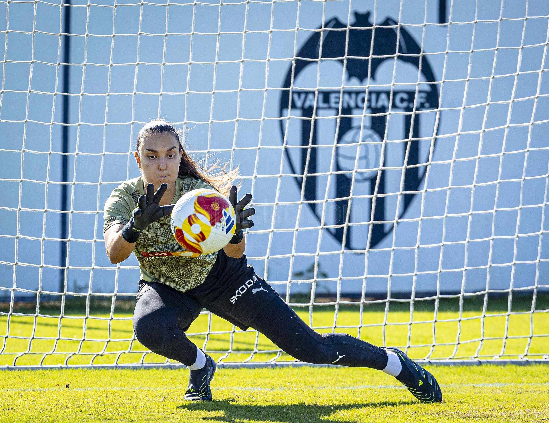IMÁGENES DEL ENTRENAMIENTO DEL VALENCIA CF FEMENINO EN CAMPO (14/10/25 ...