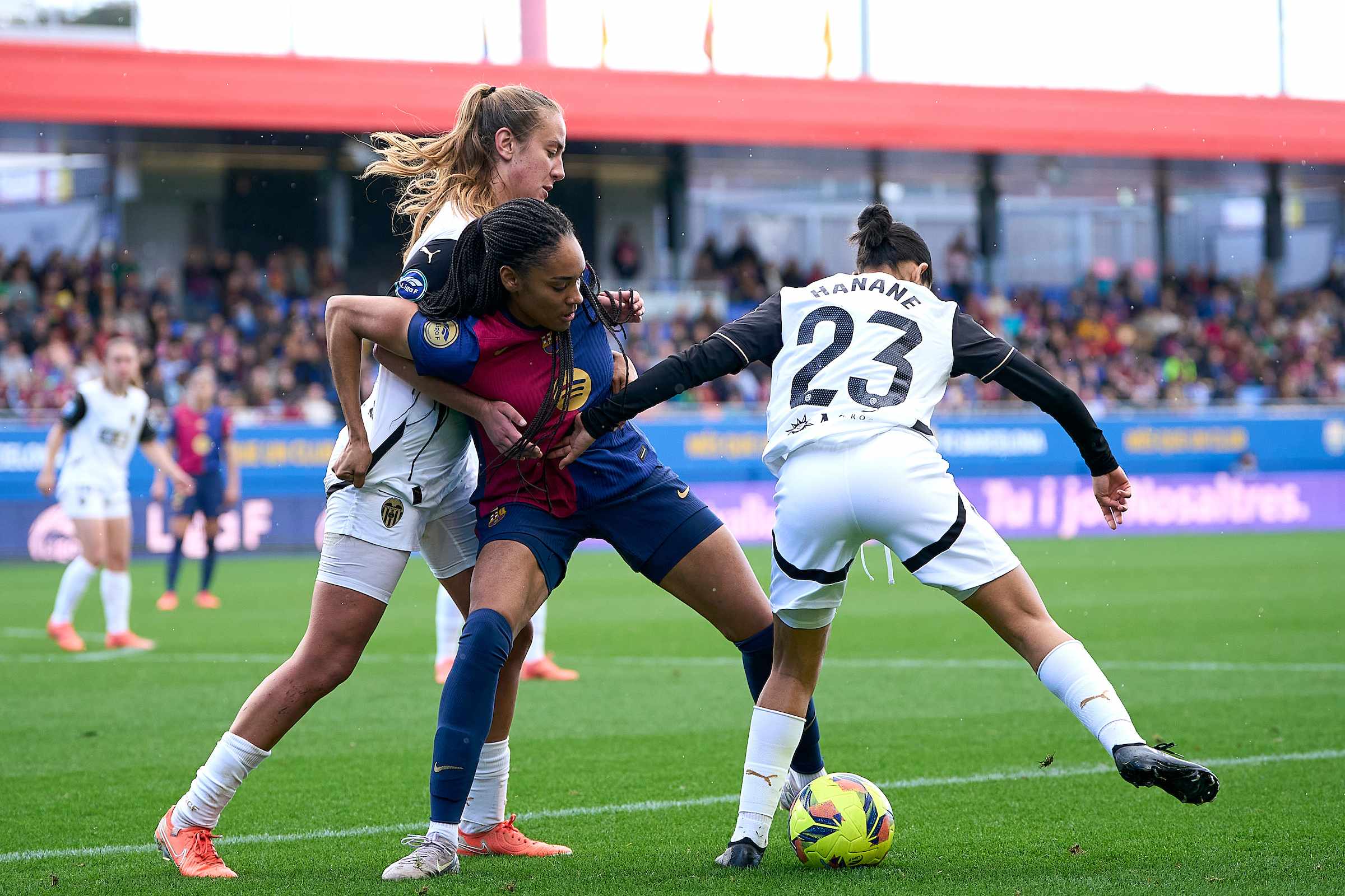 CRÓNICA LIGA F · Derrota del Valencia CF Femenino frente al FC ...