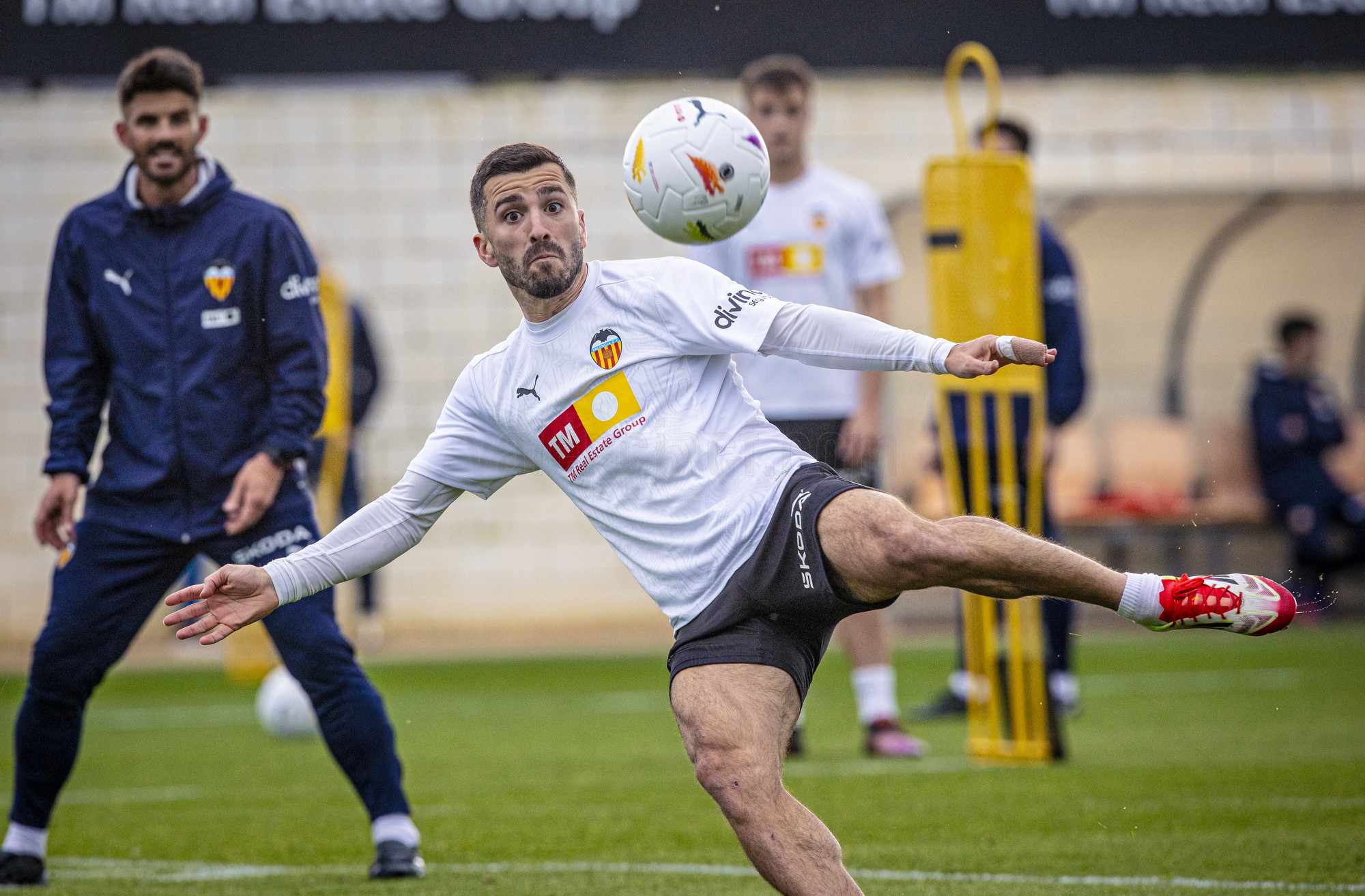IMÁGENES DEL ENTRENAMIENTO DEL VALENCIA CF 24/03/2025 - Valencia CF