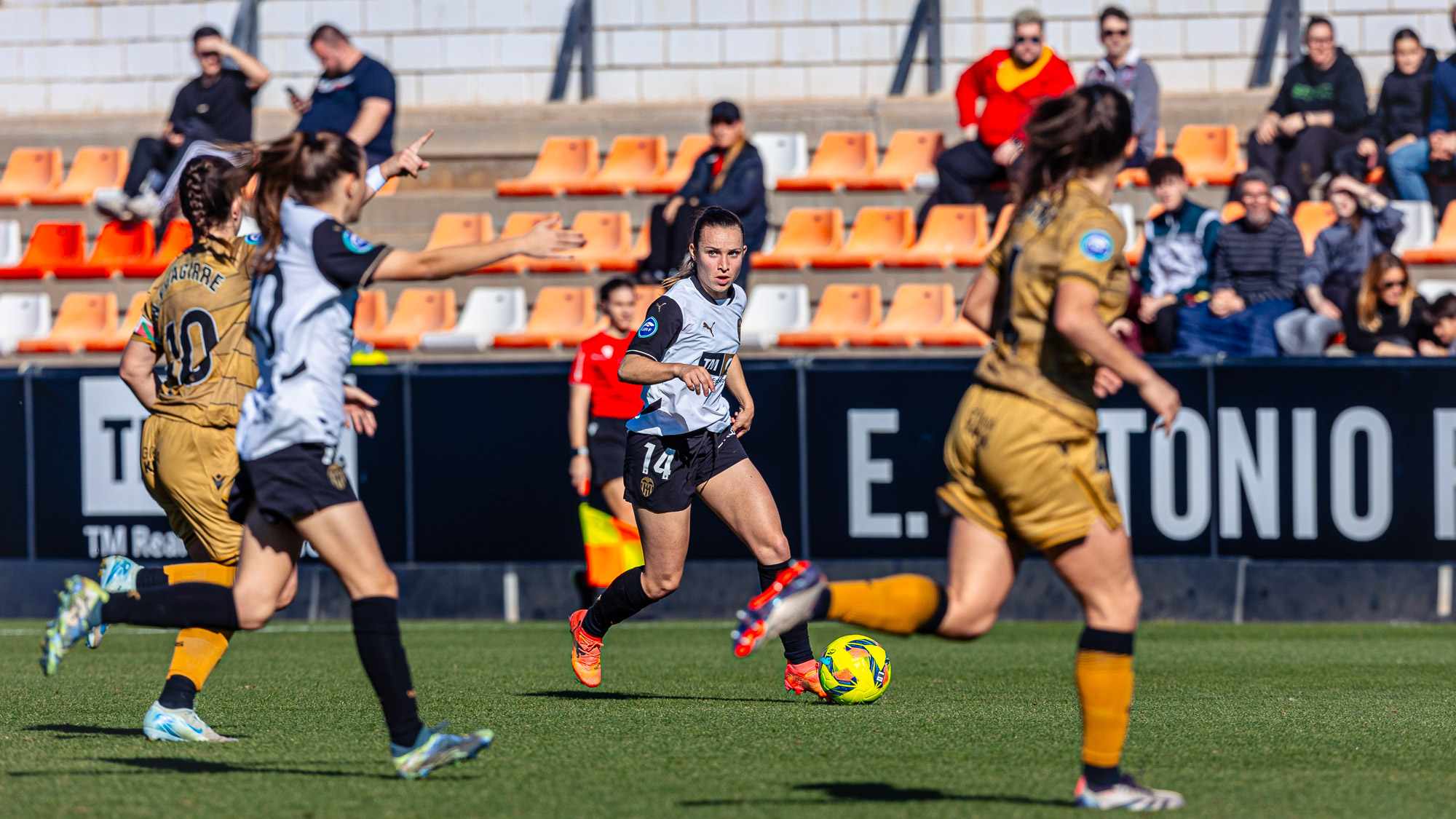 PREVIA J27 LIGA F · El Valencia CF Femenino visita Zubieta para ...