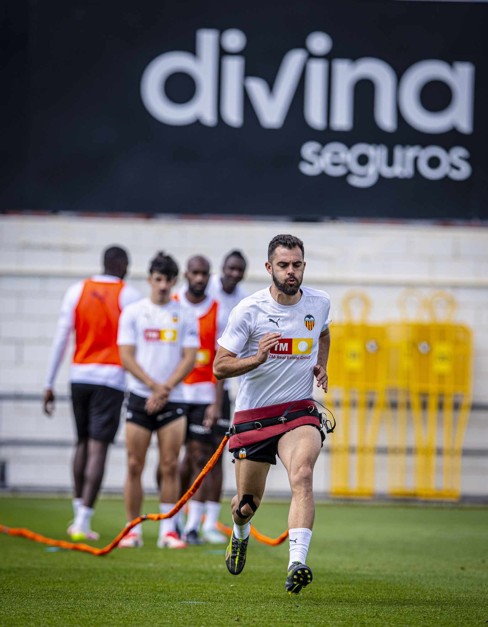 IMÁGENES DEL ENTRENAMIENTO DEL VALENCIA CF 29/04/2025 - Valencia CF