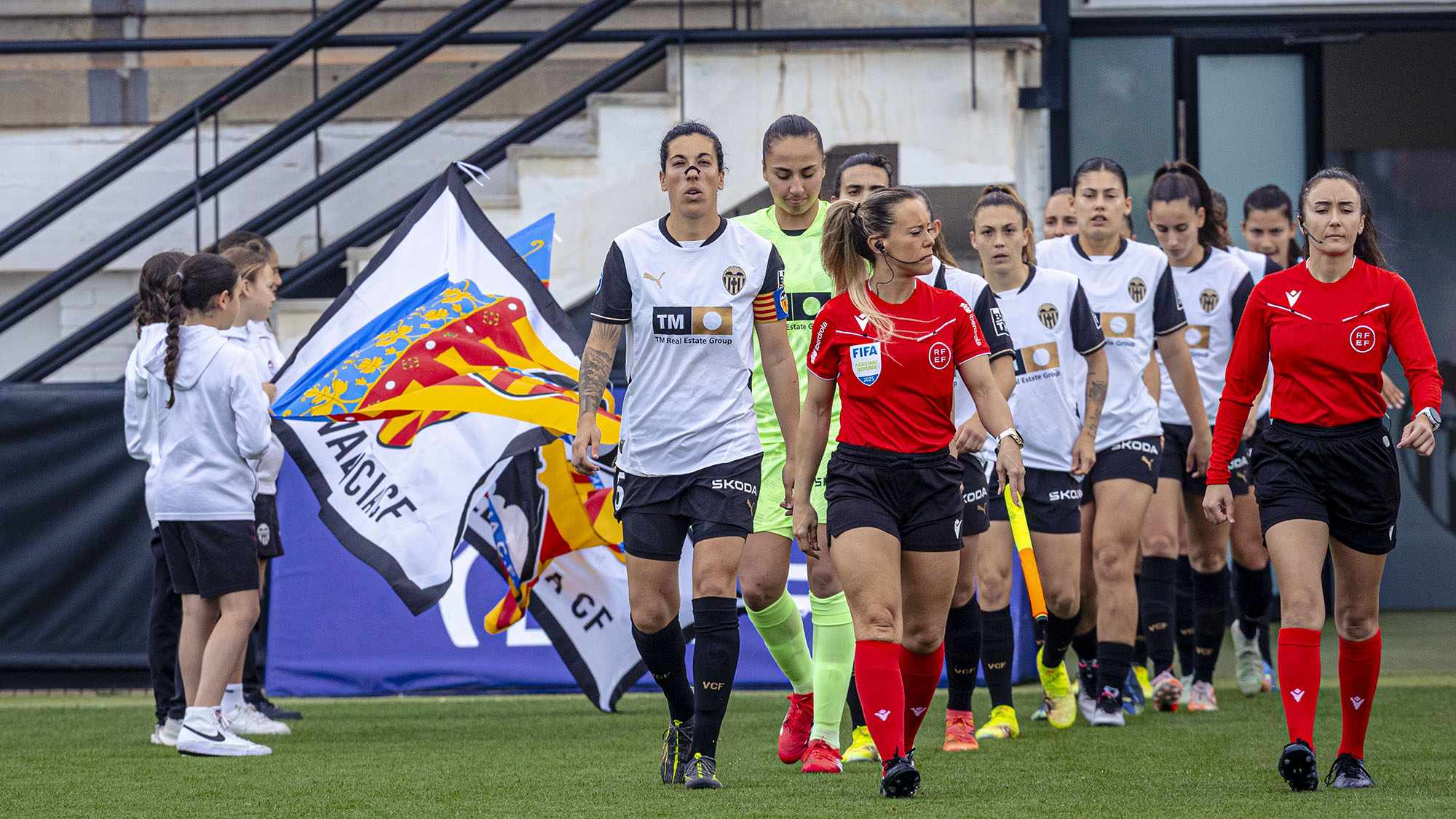 PREVIA J28 LIGA F · El Valencia CF Femenino, ante la SD Eibar con la ...