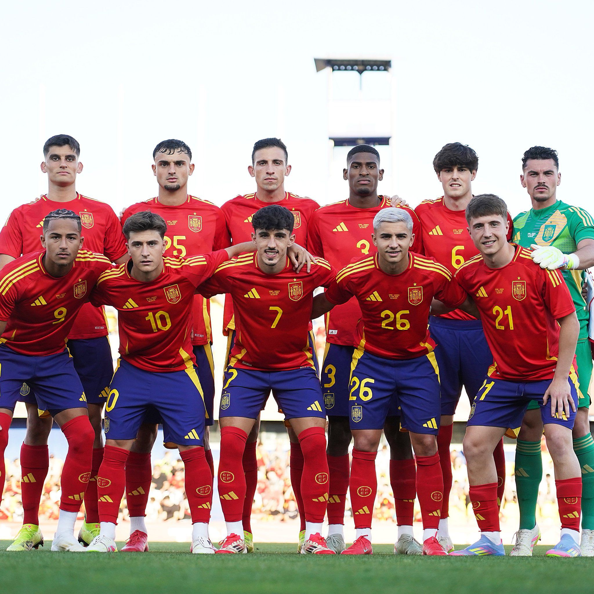 Cristhian Mosquera, César Tárrega, Javi Guerra and Diego López kick off