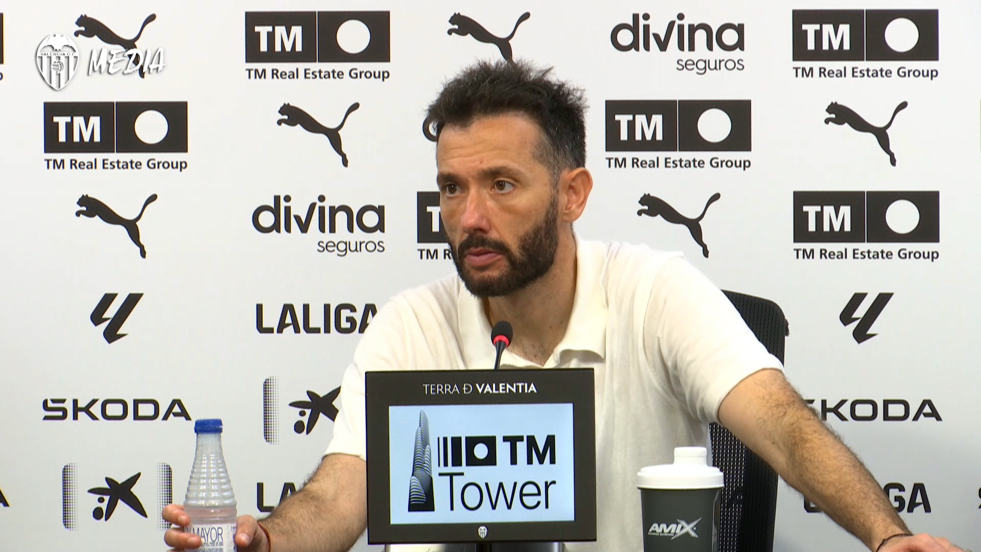 Trump warns of incalculable price if Venezuela wont accept prisoners  Drugs News  Al Jazeera