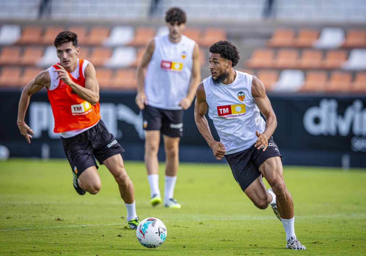 ENTRENAMENT VALENCIA CF 05 09 25 Valencia CF ENTRENAMENT VALENCIA CF 05 09 25 Valencia CF